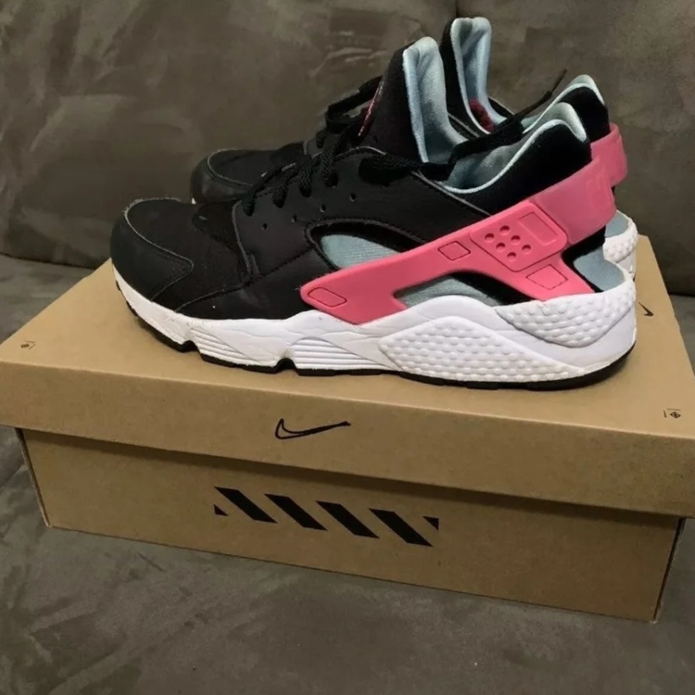 Nike Huarache Size 10.5